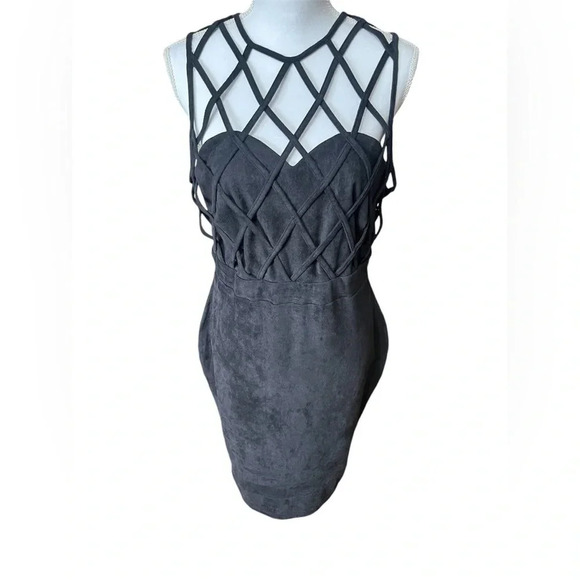 FTF | Fashion to Figure | Black Velvet Dress | NEW WITH TAG 🏷️ - Picture 1 of 7